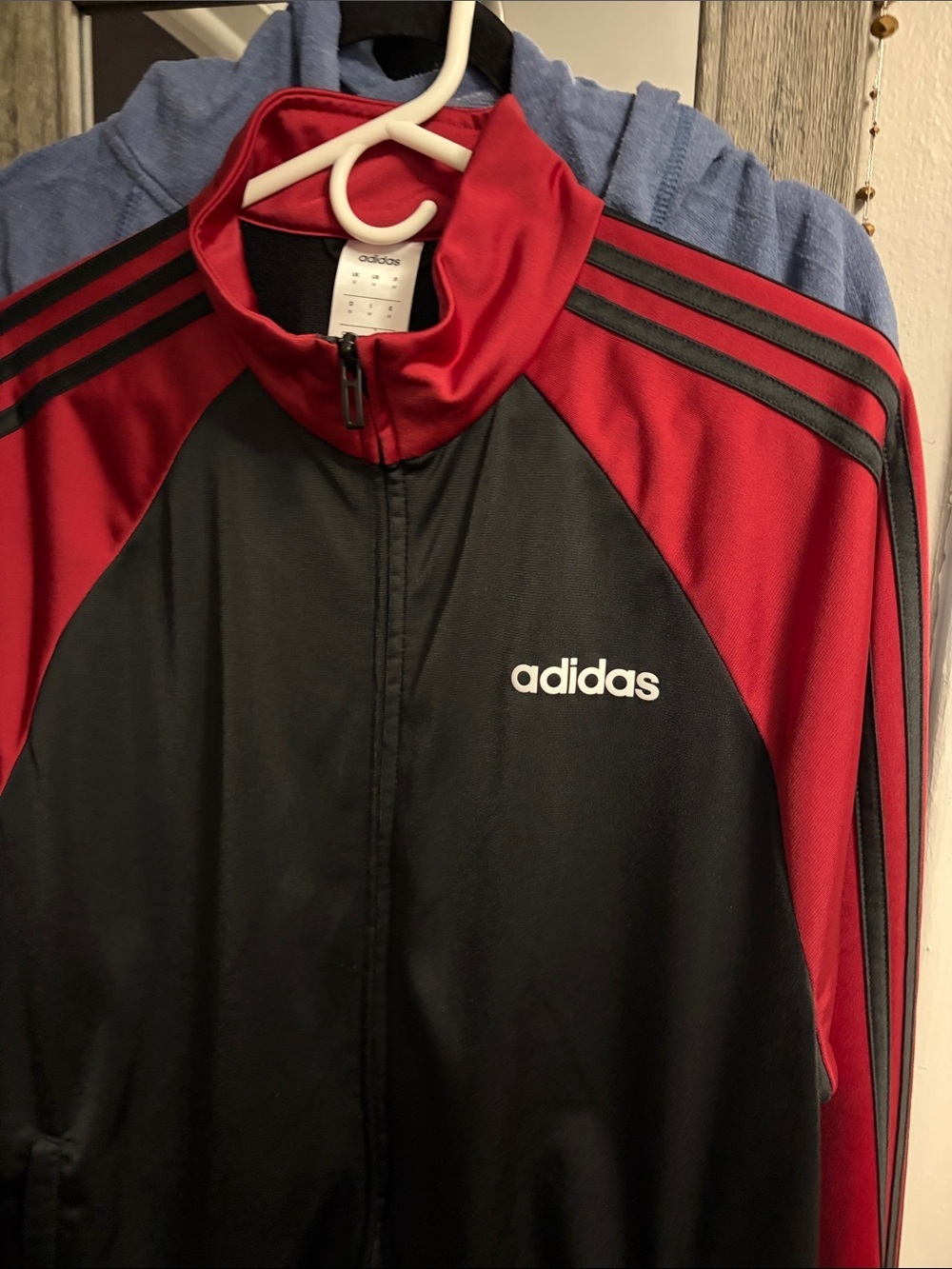 Adidas zip up sweatshirt Mens size M blackโ and red euc